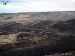 Incendio in località Vituso a Crotone (2)
