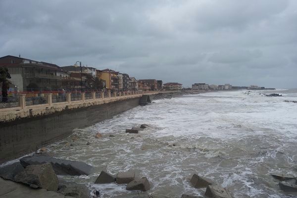 Allerta meteo a Ciro Marina in arrivo temporali di forte