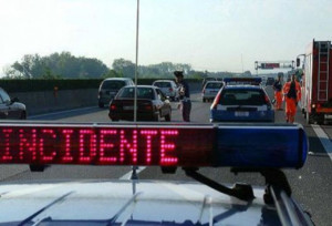 Omissione di soccorso anche per chi non è responsabile del sinistro, ma è coinvolto se non aiuta i feriti